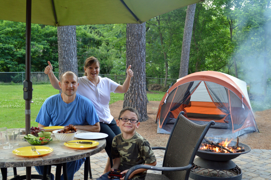 famille au camping 4 étoiles corse